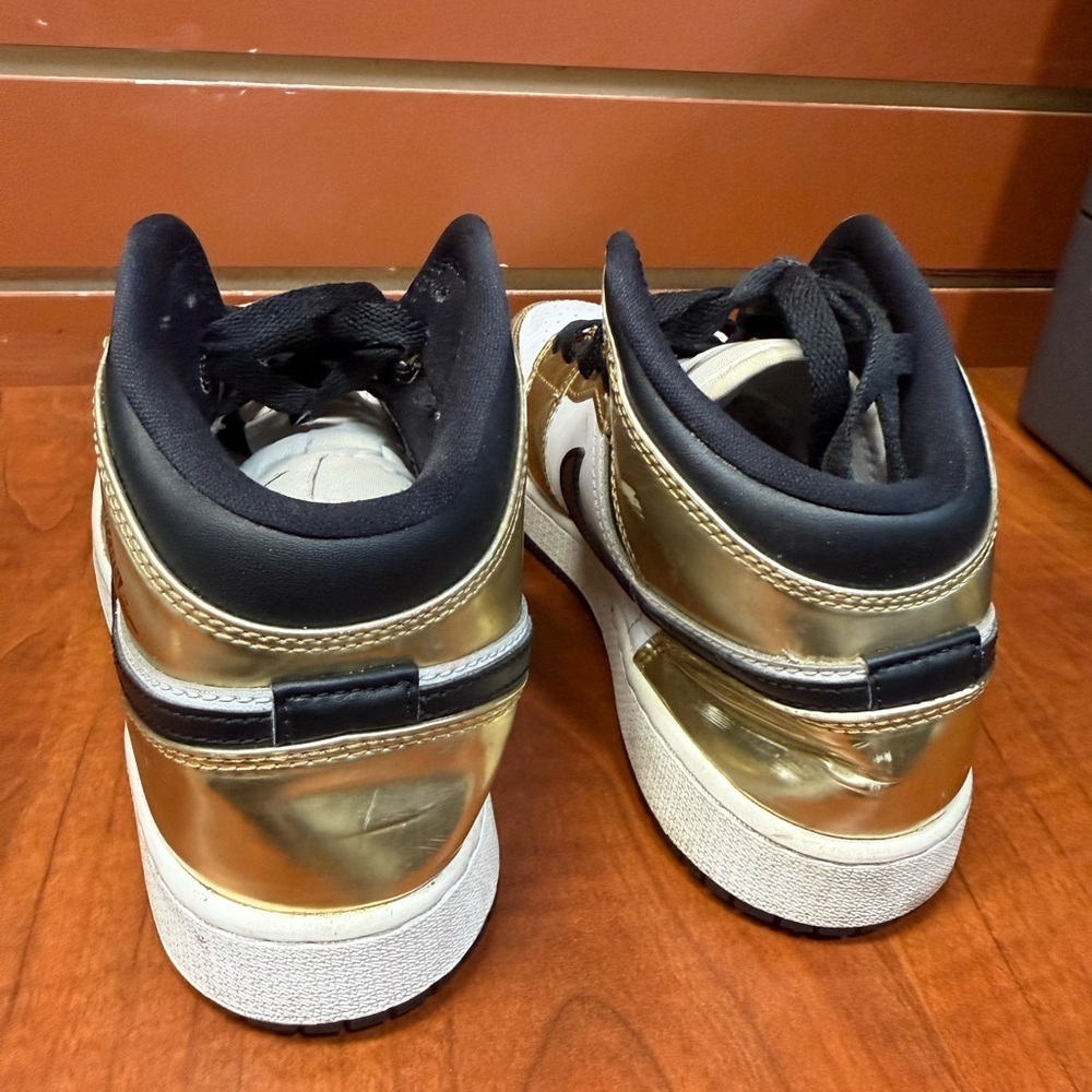 Jordan DC1420-700 Sneakers - Picture 3 of 15